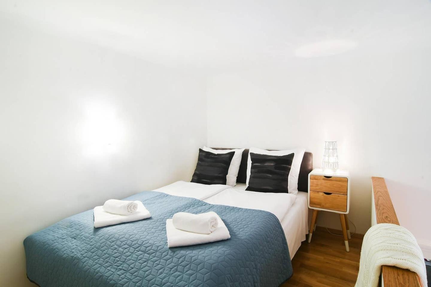 Central & Colorful Studio With Air Conditioning بودابست المظهر الخارجي الصورة
